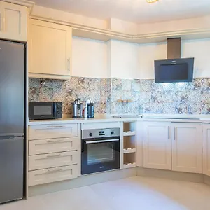 https://villa-close-to-the-beach.1costadelsol.com